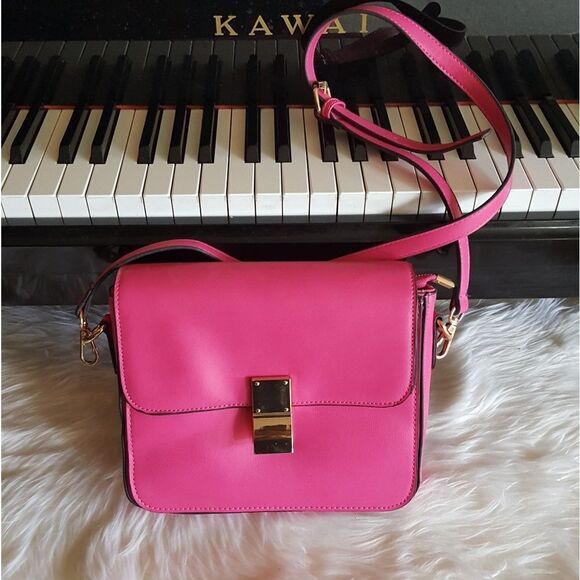 HOT PINK SHOULDER/CROSSBODY BAG - Picture 1 of 4